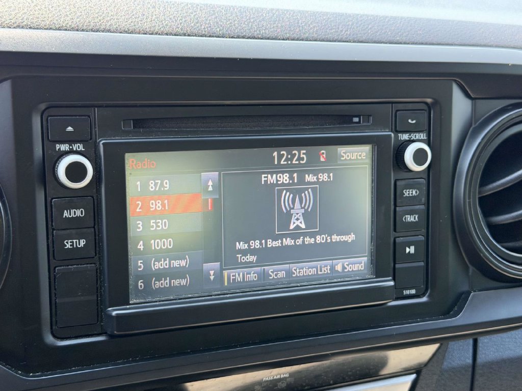 Used 2018 Toyota Tacoma SR AWD/4WD image 3