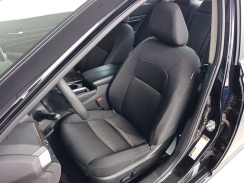 Used 2024 Nissan Altima 2.5 SV FWD image 25