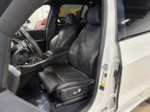 Used 2021 BMW X5 xDrive40i w/ M Sport Package image 5