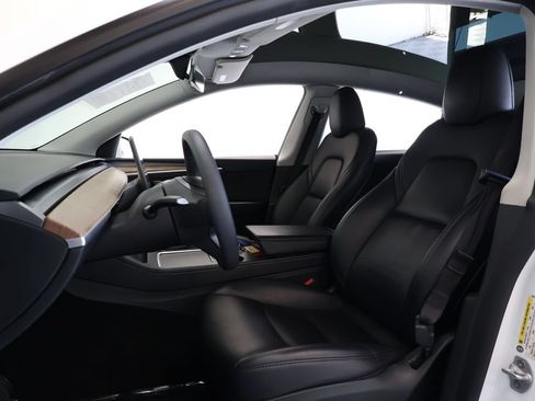 Used 2024 Tesla Model Y Long Range AWD/4WD image 19