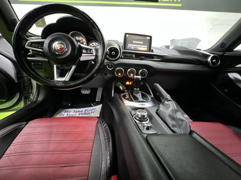 Used 2018 FIAT 124 Spider Abarth w/ Convenience Group RWD image 19