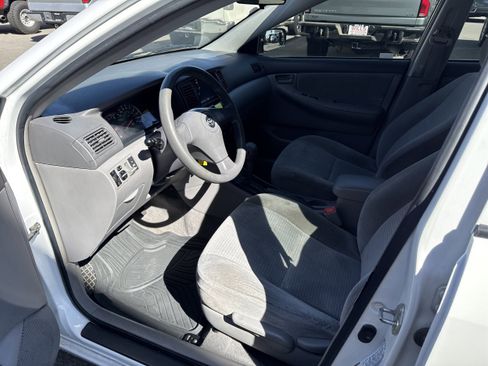 Used 2005 Toyota Corolla CE FWD image 3