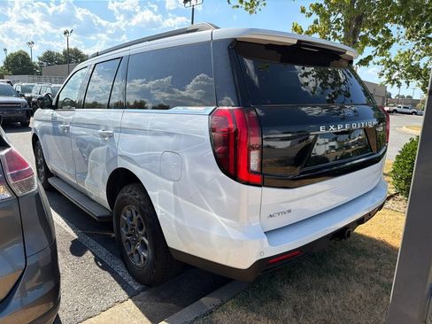 Used 2025 Ford Expedition Active AWD/4WD image 5