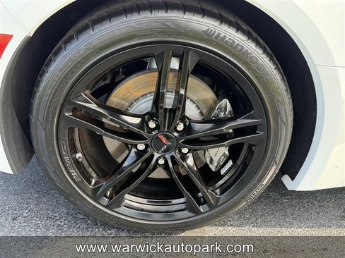 Used 2016 Chevrolet Corvette Stingray Convertible w/ Carbon Flash Badge Package RWD image 11