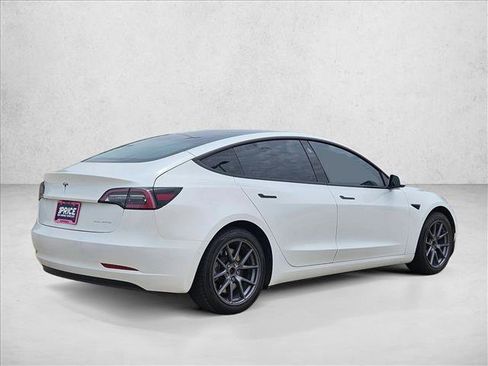 Used 2022 Tesla Model 3 Long Range AWD/4WD image 5