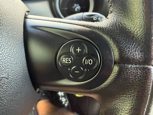 Used 2012 MINI Cooper Convertible FWD image 29
