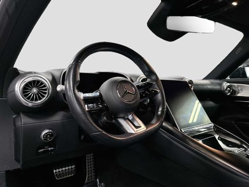 Used 2022 Mercedes-Benz SL 55 AMG 4MATIC w/ Driver Assistance Package image 9
