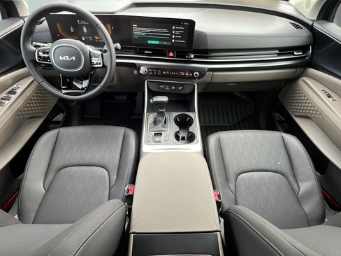 New 2026 Kia Carnival FWD image 14