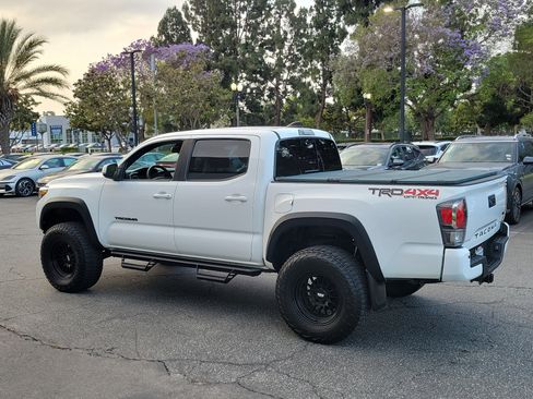 Used 2021 Toyota Tacoma TRD Off-Road w/ Technology Package AWD/4WD image 30