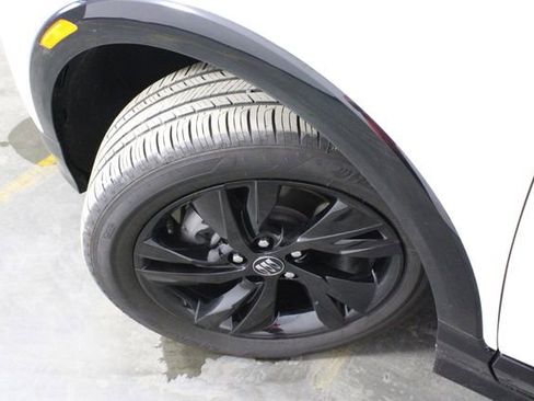 Used 2024 Buick Encore GX Sport Touring image 36