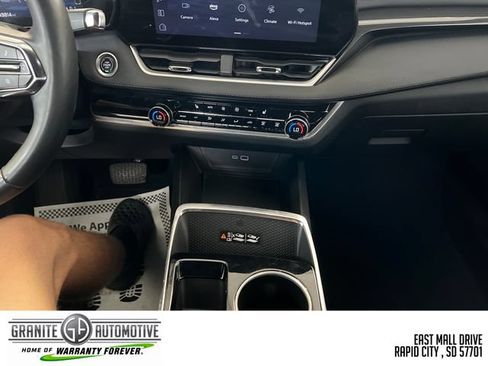 Used 2025 Chevrolet Equinox LT w/ Convenience Package II FWD image 14