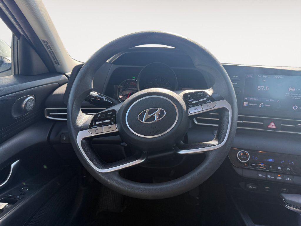 Used 2022 Hyundai Elantra SEL w/ Preferred Accessory Package FWD image 12