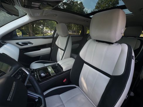 Used 2023 Land Rover Range Rover Velar R-Dynamic S image 11