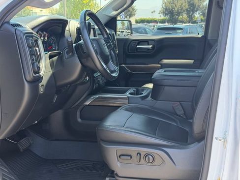 Used 2020 Chevrolet Silverado 1500 LT Trail Boss AWD/4WD image 15