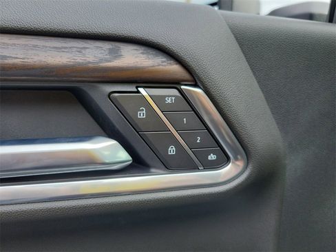 New 2025 GMC Sierra 3500 SLT w/ SLT Convenience Package image 21