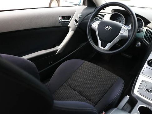 Used 2010 Hyundai Genesis 2.0T RWD image 20