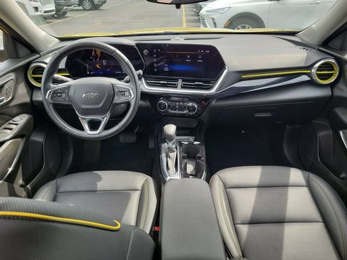 Used 2024 Chevrolet Trax ACTIV w/ Sunroof Package FWD image 12
