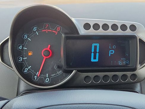 Used 2012 Chevrolet Sonic LTZ FWD image 10