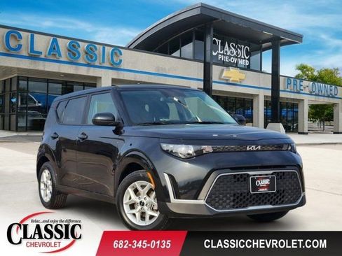 Used 2025 Kia Soul S image 1