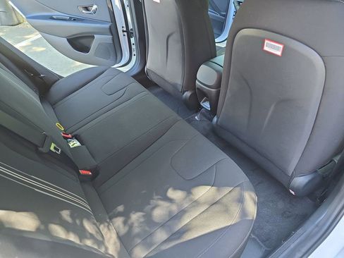 Used 2025 Hyundai Elantra SEL FWD image 12