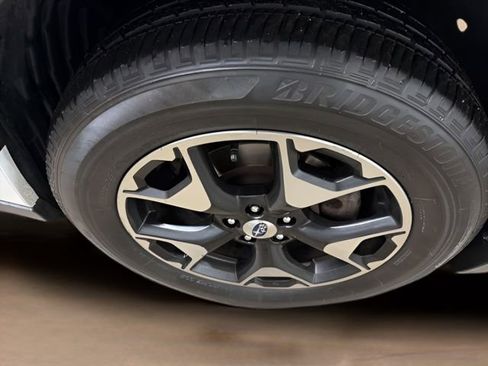 Used 2018 Subaru Crosstrek 2.0i Premium w/ Eyesight System image 10