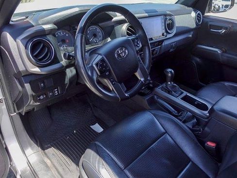 Used 2021 Toyota Tacoma TRD Sport w/ TRD Premium Sport Package AWD/4WD image 13