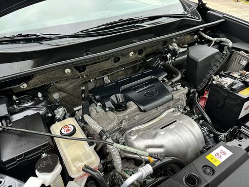 Used 2018 Toyota RAV4 XLE image 37