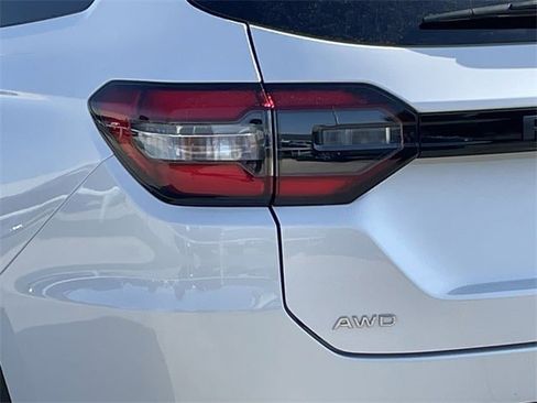 New 2025 Honda Pilot Touring image 6