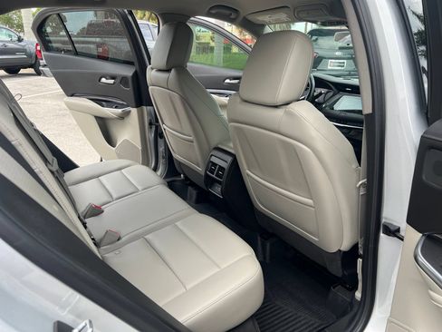 Used 2022 Cadillac XT4 Luxury w/ Driver Awareness Package FWD image 12