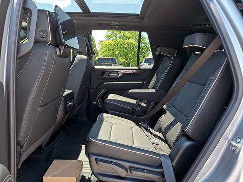 New 2026 GMC Yukon Elevation w/ Elevation Premium Package AWD/4WD image 6