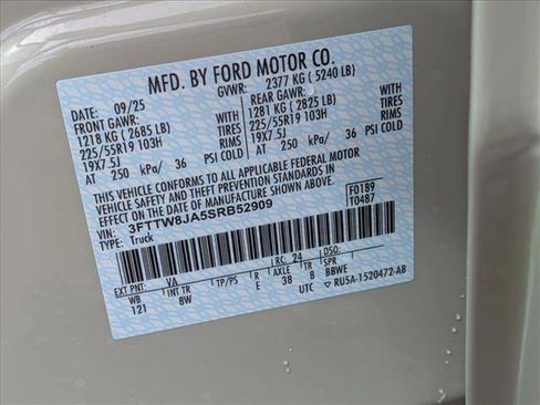 New 2025 Ford Maverick XLT w/ XLT Luxury Package image 17