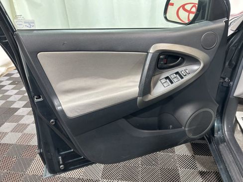 Used 2011 Toyota RAV4 4WD image 21