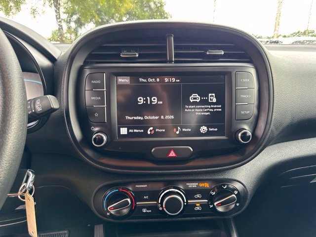 Used 2025 Kia Soul LX w/ LX Technology Package FWD image 26