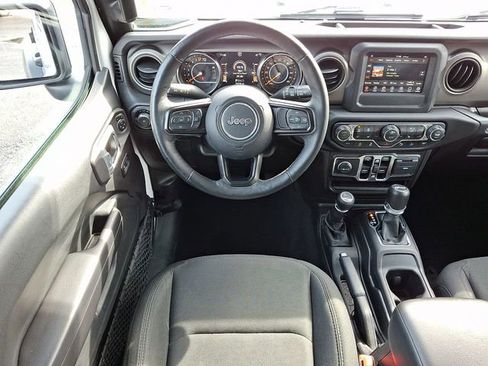 Used 2019 Jeep Wrangler Unlimited Sport S image 11