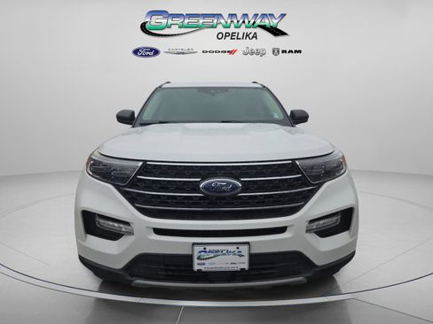 Used 2021 Ford Explorer XLT w/ Equipment Group 202A image 2
