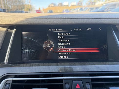 Used 2014 BMW 750i xDrive image 24