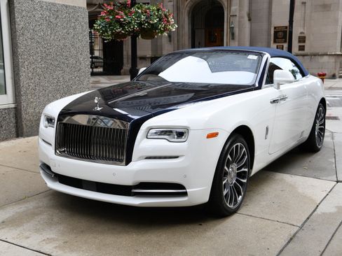 Used 2020 Rolls-Royce Dawn RWD image 4