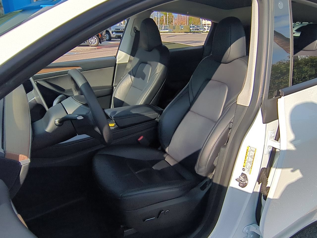 Used 2023 Tesla Model Y Long Range AWD/4WD image 19