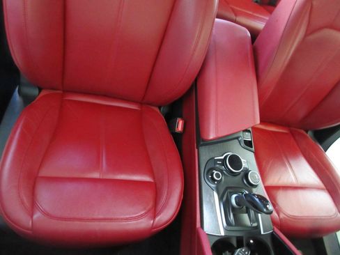 Used 2019 Alfa Romeo Stelvio Ti AWD/4WD image 31