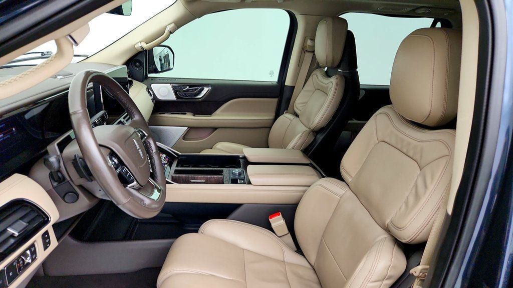 Used 2022 Lincoln Navigator Reserve RWD image 18