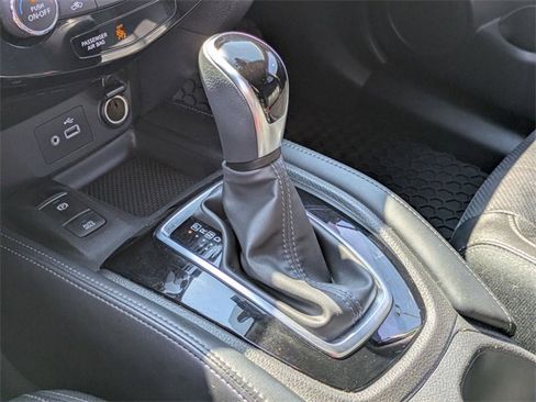 Used 2019 Nissan Rogue SL w/ Premium Package image 24