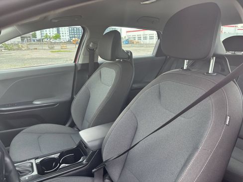 Used 2025 Kia K4 FWD image 32