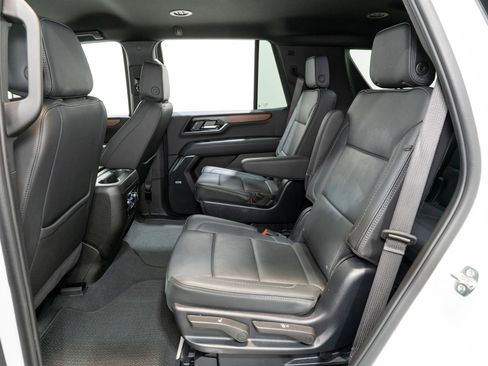 Used 2025 GMC Yukon Denali image 30