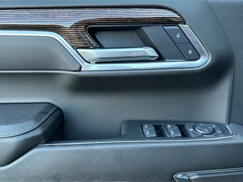 Used 2025 GMC Sierra 1500 Elevation image 11