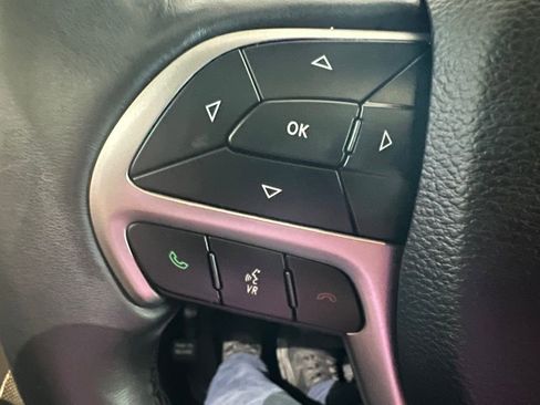 Used 2019 Jeep Grand Cherokee Altitude image 30