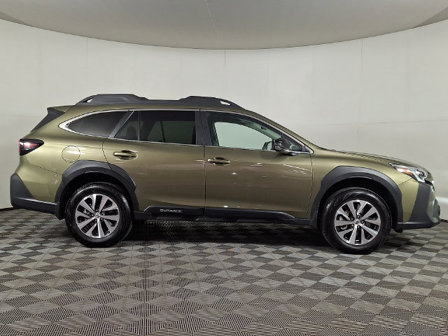 Certified 2025 Subaru Outback Premium AWD/4WD image 10