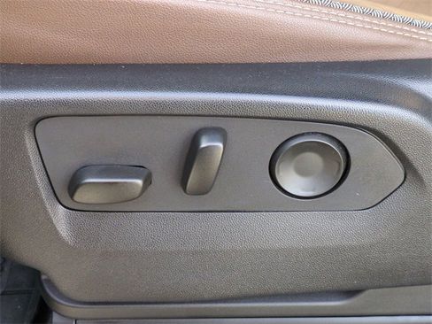 Used 2023 Chevrolet Tahoe High Country w/ Premium Package image 12