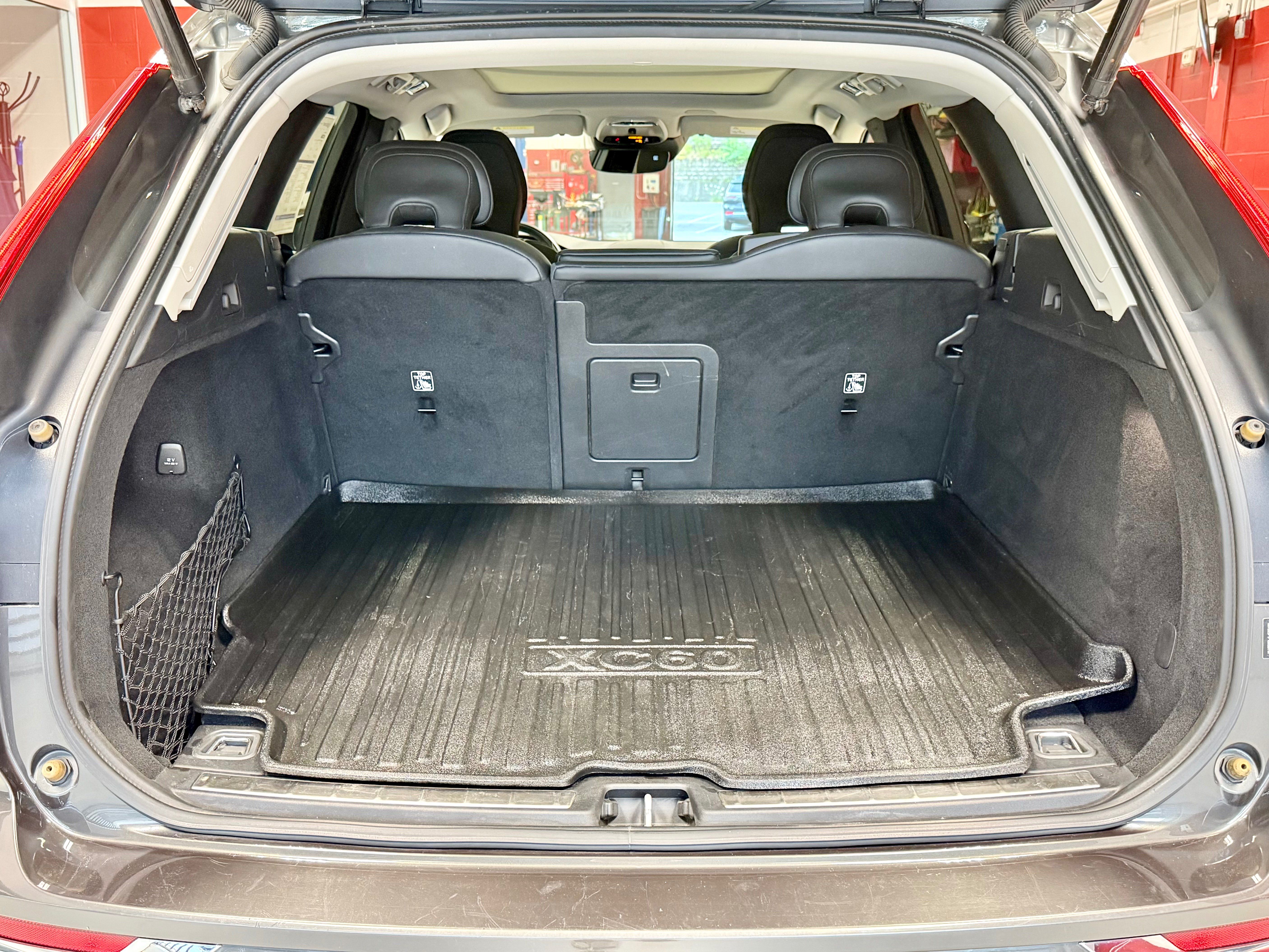 Used 2020 Volvo XC60 T8 Inscription AWD/4WD image 9