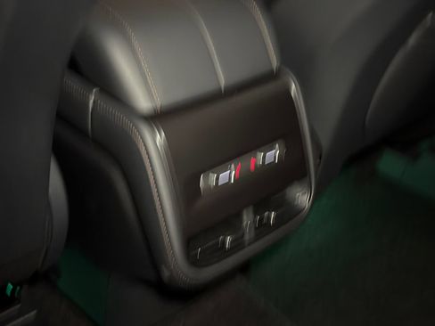 New 2026 Lincoln Nautilus Premier w/ Equipment Group 102A AWD/4WD image 18