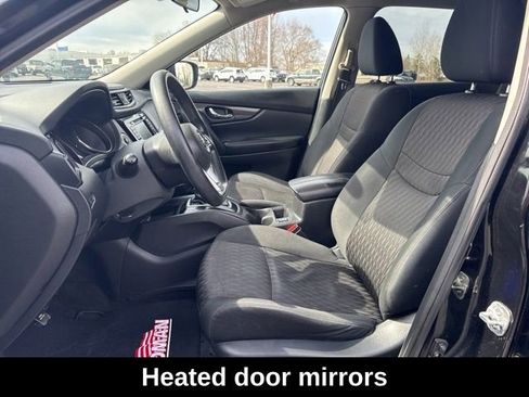 Used 2018 Nissan Rogue SV FWD image 19